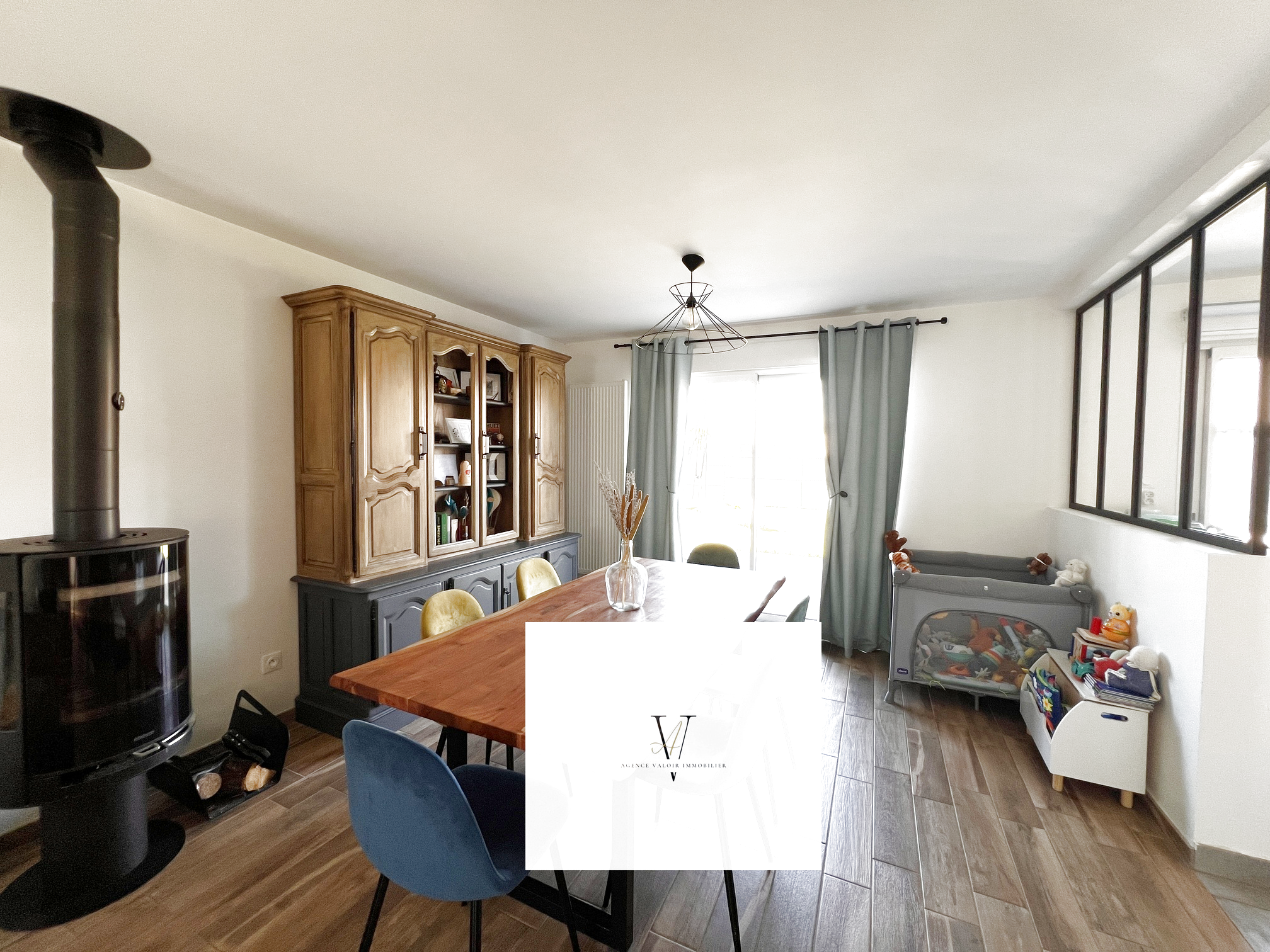 À VENDRE, MAISON INDIVIDUELLE, F6, CHARLY ORADOUR