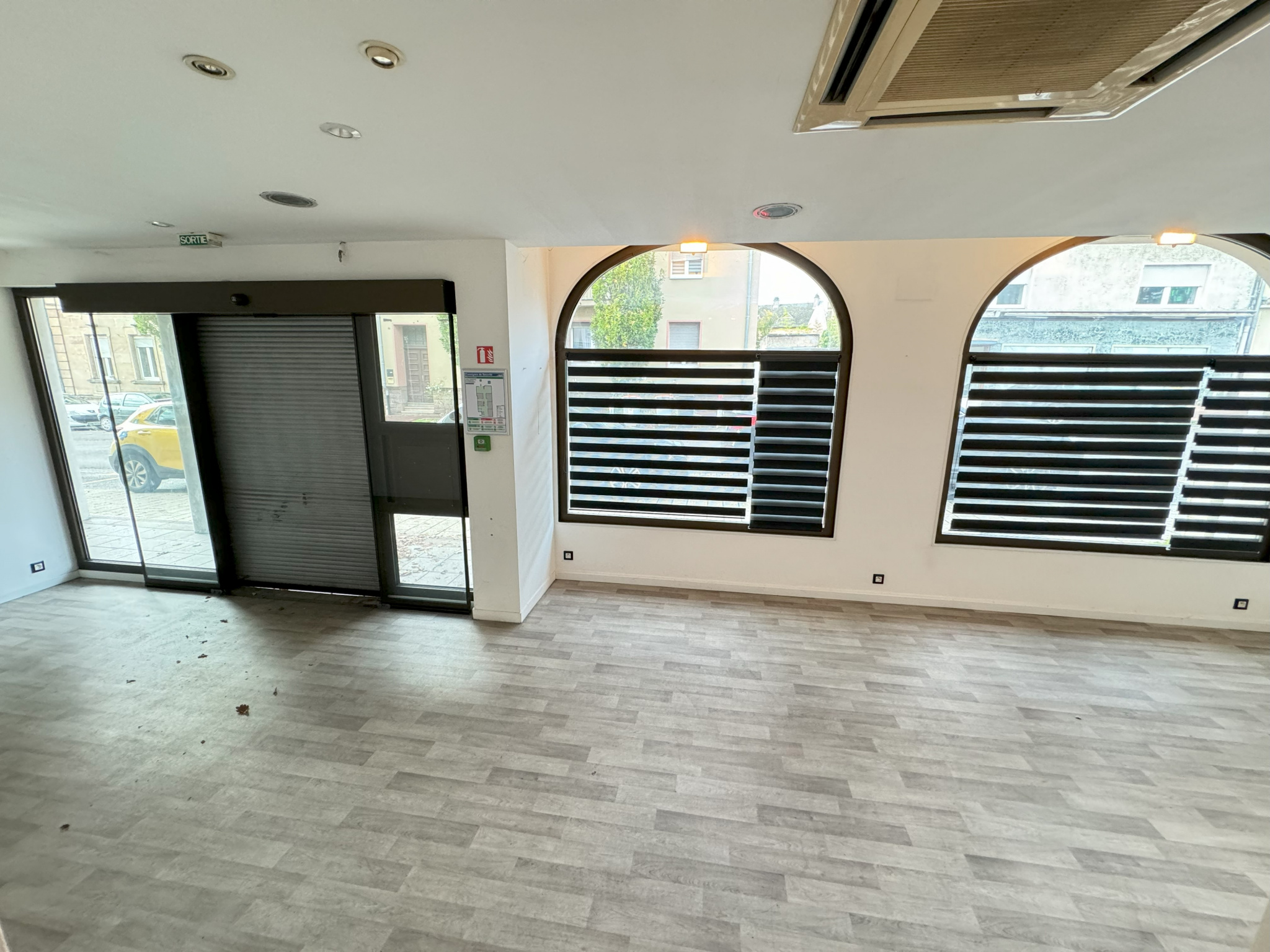 SARREGUEMINES - Local commercial 180m2 - Proche frontière - rue passante