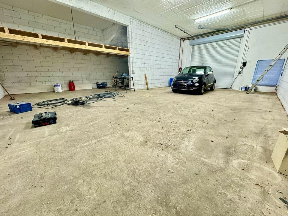 KESKASTEL - Local professionnel avec grand garage attenant - axe passant