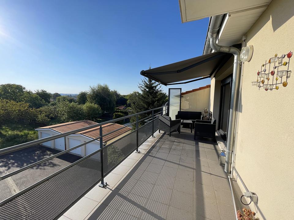 AY-SUR-MOSELLE - Appartement F4 - 84m2 + grande terrasse 17m2