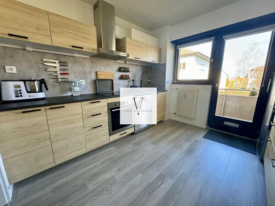 SARRE-UNION - Appartement F3 - 84m2 avec 2 balcons, garage, cave et grenier.