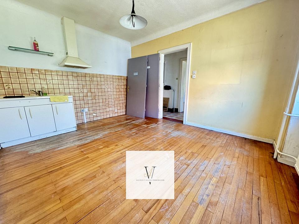 CADENBRONN / NOUSSEVILLER-SAINT-NABOR - Maison à diviser en 3 appartements + grand loft à créer