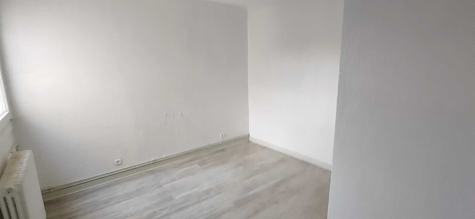 SARRALBE - Appartement F3 à Rénover - 65m² 